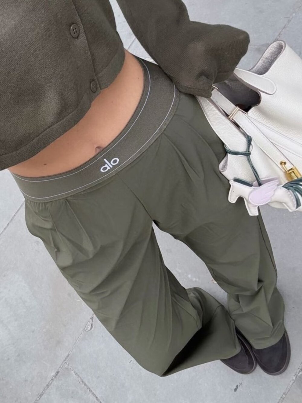 Brand New ALO Yoga Suit Up Olive Trouser💚Relaxed Fit Regular 30" Inseam🧃 - Picture 5 of 7